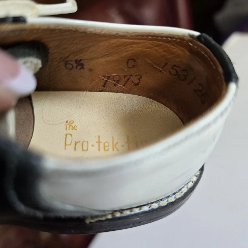 Vintage 1973 Baby Saddle Shoes Black White Pro-tek-tiv Hard‎ Bottom Size 6.5